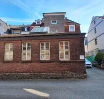 Innenstadtnahe Halle Lagerfläche mit Tor und separatem Eingang - Ennepetal