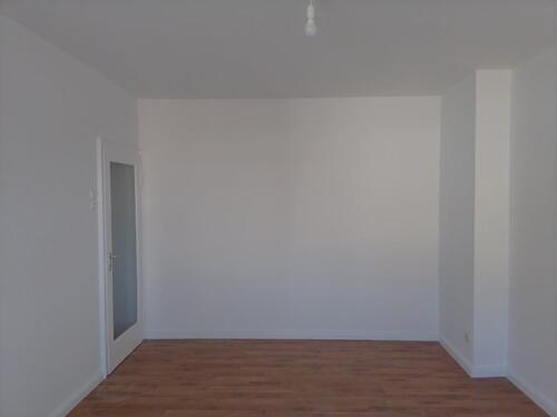 Foto - Anfragen NUR per Email. 1-Zimmer Wohnung in der Nähe der Innenstadt.