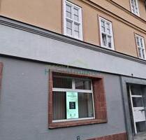 leerstehende 2- Zimmer Wohnung am Markt in Aschersleben mit Balkon!