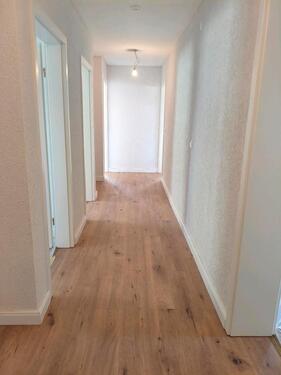 Foto - Frisch renovierte 4 Zimmerwohnung in Stutensee Spöck mit Balkon