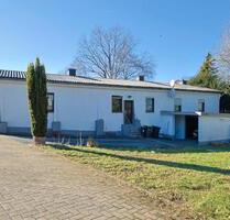Zweifamilienhaus mit großem Grundstück in HiddenhausenEilshausen