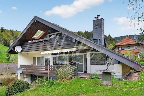 Foto - Perfekt für Familien! Lichtdurchflutete 4,5-Zimmer-Wohnung mit Panoramablick, Terrasse, Garten und Kamin in ruhiger Lage in St. Ulrich zu vermieten...