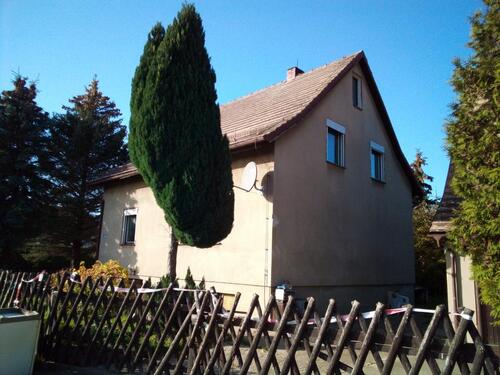 Foto - Haus zur Miete, sanierungsbedürftigrenovierungsbedürftig