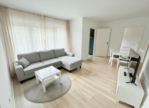 Foto - Renovierte und möblierte 2-Z. Wohnung mit Tiefgaragenstellplatz