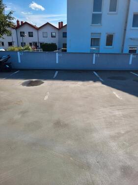Foto - PKW-Stellplatz Worms-Neuhausen - 40,00&nbsp;EUR Miete,