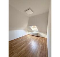 3-Zimmer-Dachgeschoss-Wohnung (ca. 70 m2) in saniertem Altbau in Innenstadtlage von Lahr! - Lahr (Schwarzwald)