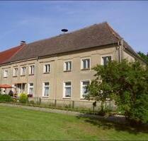 große Gutshaushälfte mit tollem Grundstück am Naturschutzgebiet - Sanitz