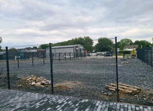 Foto - Gewerbegrundstück zu vermieten - 1.500 qm, geschottert, Zaun