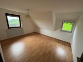 Foto - Helle 3-Zimmer Dachgeschosswohnung in Untergrönningen