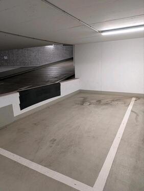 Foto - [Bockenheim] Tiefgaragenstellplatz zu vermieten für 160 €