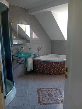 Foto - hochwertig ausgestattete 3 Zimmer Küche Bad Wohnung Maisonette