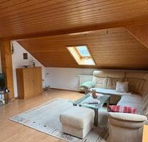 Vermiete 3 Zimmer Dachgeschosswohnung - neues Bad - Oberkotzau