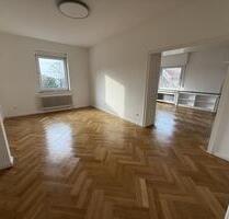 Großzügige Maisonette-Wohnung mit Parkett, Einbauküche & Hobbyräumen - Bergisch Gladbach Gronau