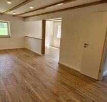 Wohnen auf dem Pferdehof in einer neu renovierten 2,5 Z-Wohnung - Vilshofen an der Donau