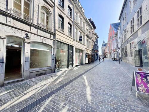 Foto - “Gassenfenster“ – Ladenlokal in der PontstraPontstraße in 1A-Lage