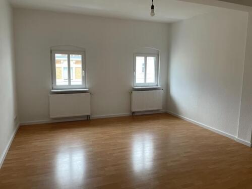 Foto - Große 4-Zimmer Wohnung in zentraler Lage mit Balkon