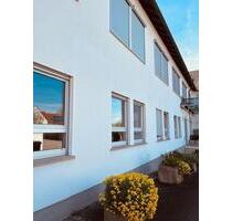 Helles Büro mit gepflegtem Parkett in direkter Nähe zur U3 - Stuttgart Fasanenhof-Ost