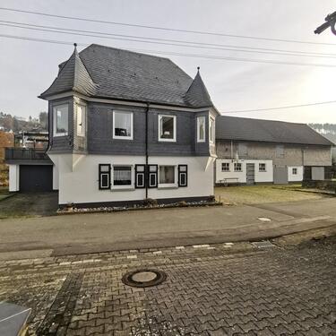 Foto - Attraktives Anwesen mit großer Scheune und Garage zur Miete