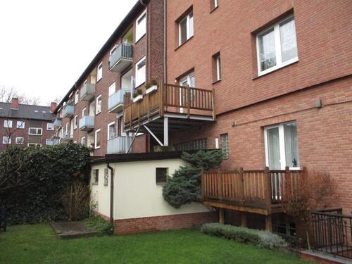 Foto - 1. OG + Balkon + Tageslichtbad mit Badewanne