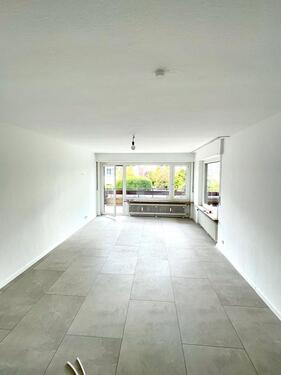 Foto - Kernsanierte 3,5 Zimmer Wohnung mit großer Terrasse in Leonberg