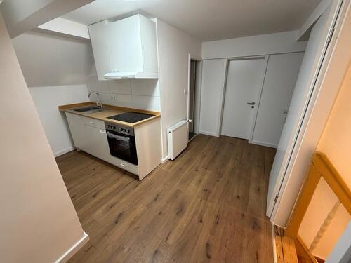 Foto - Schöne 2 Zimmer DG Wohnung Komplett Neu Saniert Von Privat