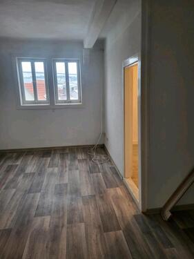 Foto - 4,5 Zimmer in Zell am Main - 1.100,00&nbsp;EUR Kaltmiete, ca.&nbsp; 105,00&nbsp;m&sup2;