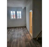 4,5 Zimmer in Zell am Main - 1.100,00&nbsp;EUR Kaltmiete, ca.&nbsp; 105,00&nbsp;m&sup2; in Zell am Main (PLZ: 97299)