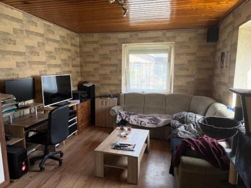 Foto - Haus einfach älter Reperaturbedürftig in Oberschwarzach + Garten