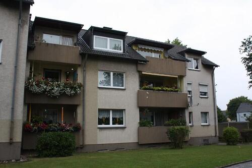 Foto - Bei VIVAWEST die Sonnenstrahlen auf dem eigenen Balkon genießen.