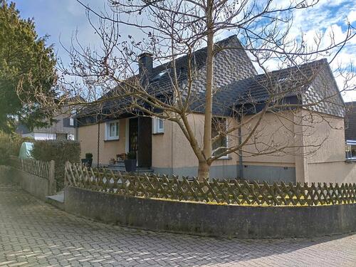 Foto - Einfamilienhaus freistehend mit Garage