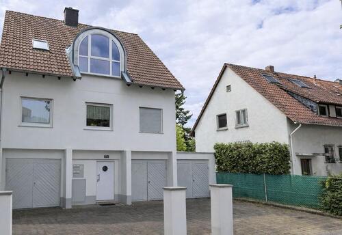 Foto - 8 Zimmer Doppelhaushälfte zum Kaufen in Frankfurt am Main