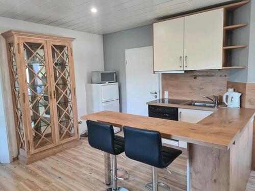 Foto - Vollmöblierte 2-Zimmer Pendlerwohnung in Stadtrandlage