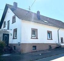 Provisionsfreies Einfamilienhaus mit Ausbaupotenzial in Losheim - Losheim am See