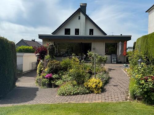 Foto - Haus mit großem Garten von privat