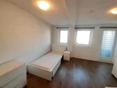 Foto - Zimmer mit Balkon in WG - 540,00&nbsp;EUR Kaltmiete, ca.&nbsp; 155,00&nbsp;m&sup2;