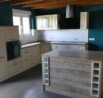 Geräumige 6-Zimmer-Wohnung mit Terasse und Garten in Wenden-Hünsb