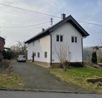 Einfamilienhaus für Gartenfreunde mit Scheune bei Eitorf