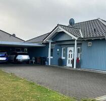 Individuelles HolzhausBungalow, 109,12 m² , blau, mit KFW 40+ - Harsefeld