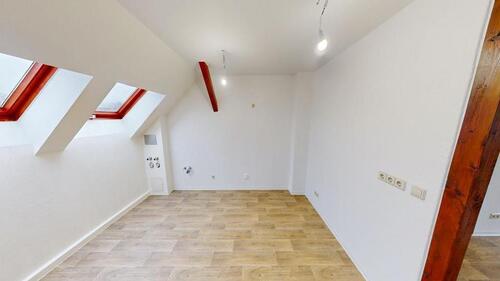 Foto - Charmante Dachgeschosswohnung mit großem Wohn-Essbereich