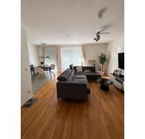 3 Zimmer Wohnung Schönefeld mit zwei Gärten und zwei Bädern EBK