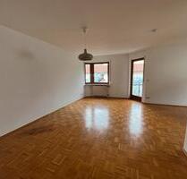 Charmante 1,5-Zimmer-Wohnung mit Balkon, EBK & Stellplatz - Bad Staffelstein