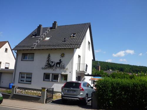 Foto - Einfamilienhaus mit Bungalowanbau und Einliegerappartement