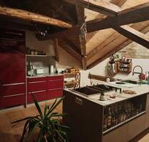 Geschmackvolle Dachgeschosswohnung - Ortszentrum Hutthurm