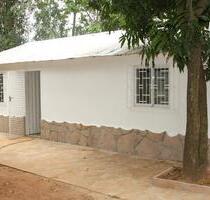 Paraguay, Mbocayaty (Guairá): Haus 3 Zimmer Küche Bad, viele Bäum - Hann. Münden