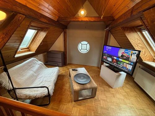 Foto - Möbilerters Zimmer im Dachgeschoß - ideal für Monteure