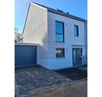 Erstbezug Neubau Doppelhaushälfte mit Garten und Garage - Viersen Boisheim