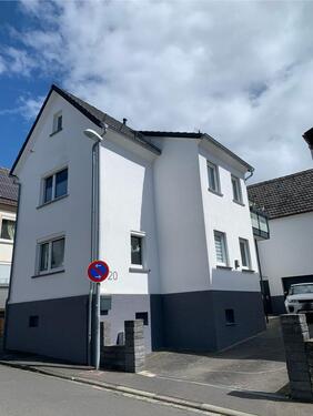 Foto - Kernsaniertes Einfamilienhaus in Biebertal-Rodheim zum Verkauf