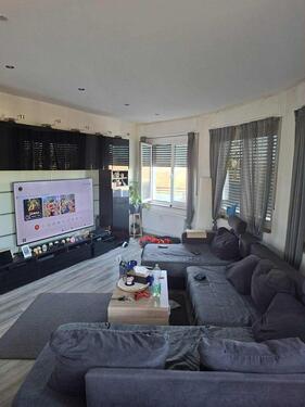 Foto - Haus im Haus - Sanierte 4,5 Zimmer Wohnung mit EFH Flair