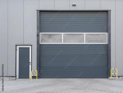 Foto - Wohnmobil Stellplatz Wohnwagen Camper Winterlager - Halle SüW