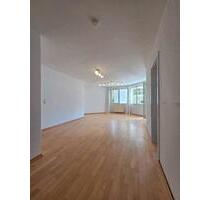 Sonnige 2-Zimmer Wohnung mit Balkon in München Untermenzing